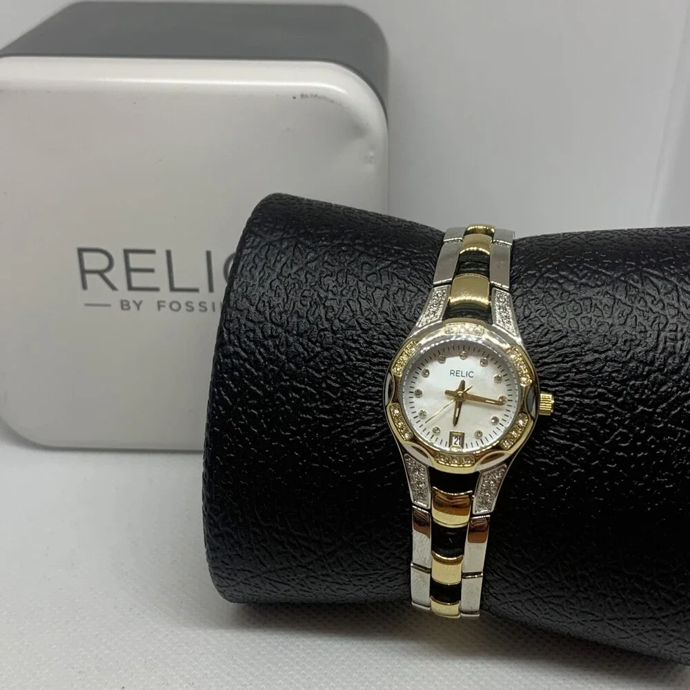 Relic by Fossil ZR11761 Women's Stainless Steel Analog Dial Quartz Watch Ga98